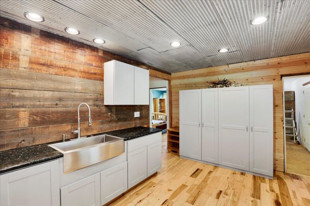 5882 Carey Rd, Tumtum, WA 99034