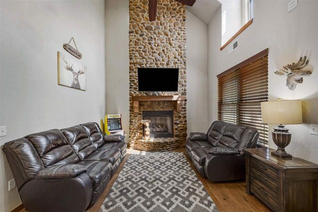 501 NW Eagles Landing Place, Medicine Park, OK 73557