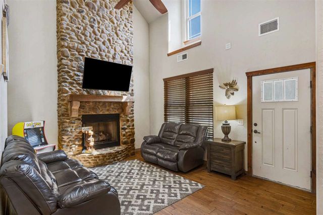 501 NW Eagles Landing Place, Medicine Park, OK 73557