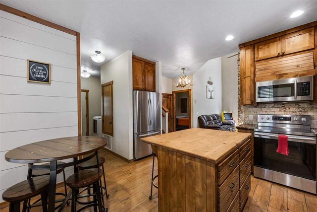 501 NW Eagles Landing Place, Medicine Park, OK 73557