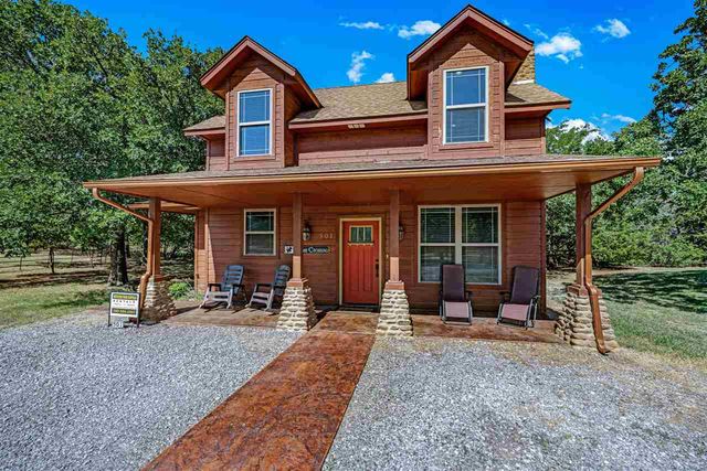 501 NW Eagles Landing Place, Medicine Park, OK 73557