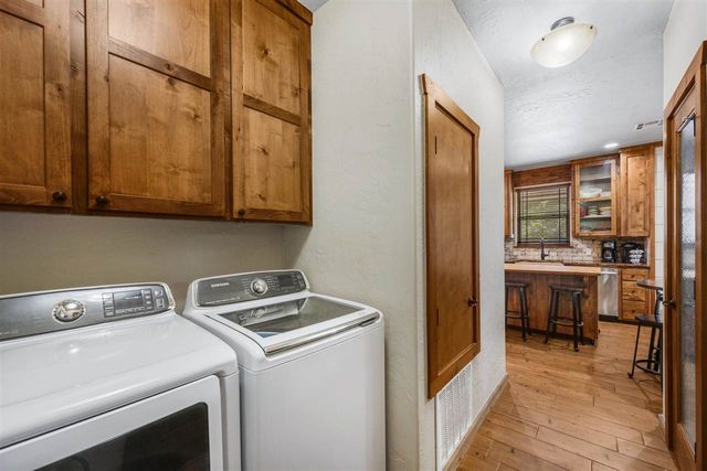 501 NW Eagles Landing Place, Medicine Park, OK 73557