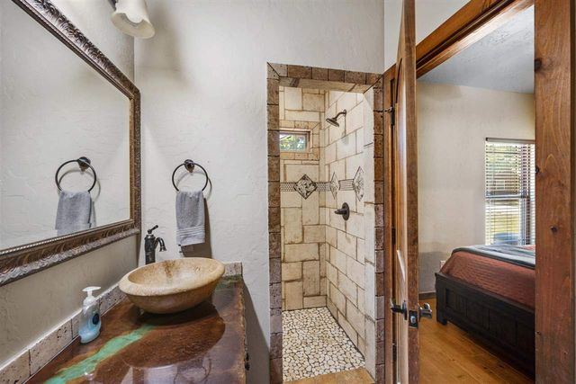 501 NW Eagles Landing Place, Medicine Park, OK 73557