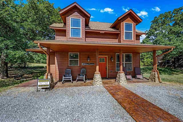 501 NW Eagles Landing Place, Medicine Park, OK 73557