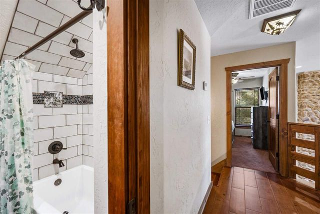 501 NW Eagles Landing Place, Medicine Park, OK 73557