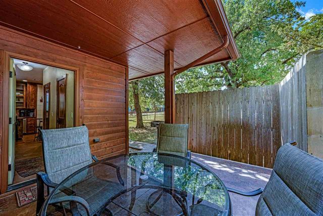 501 NW Eagles Landing Place, Medicine Park, OK 73557