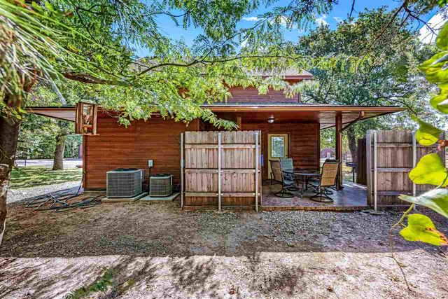 501 NW Eagles Landing Place, Medicine Park, OK 73557