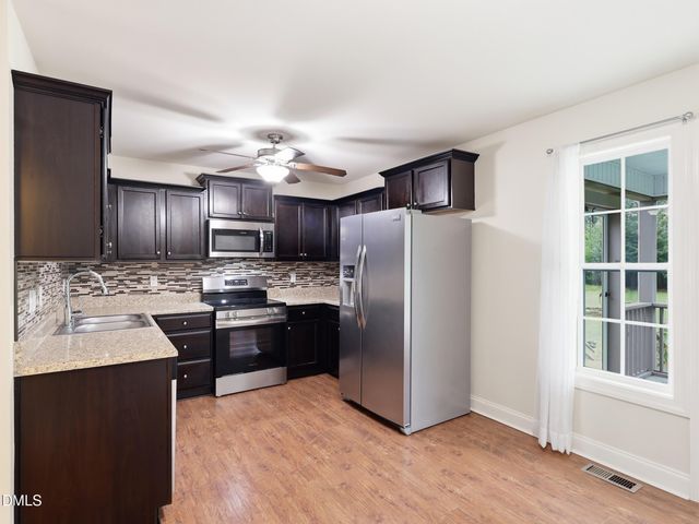 35 Hadleigh Way, Fuquay Varina, NC 27526