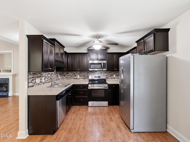 35 Hadleigh Way, Fuquay Varina, NC 27526