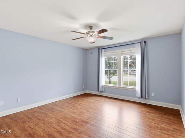 35 Hadleigh Way, Fuquay Varina, NC 27526