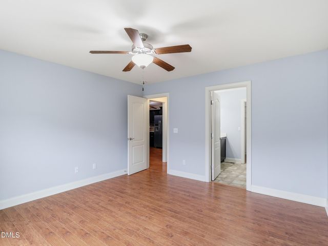 35 Hadleigh Way, Fuquay Varina, NC 27526