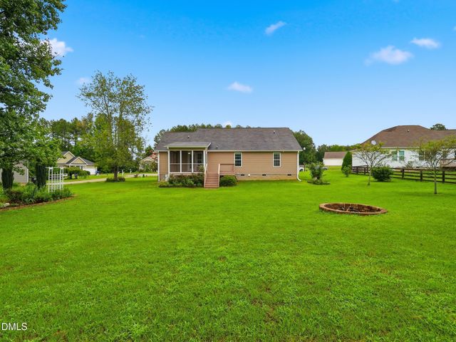 35 Hadleigh Way, Fuquay Varina, NC 27526