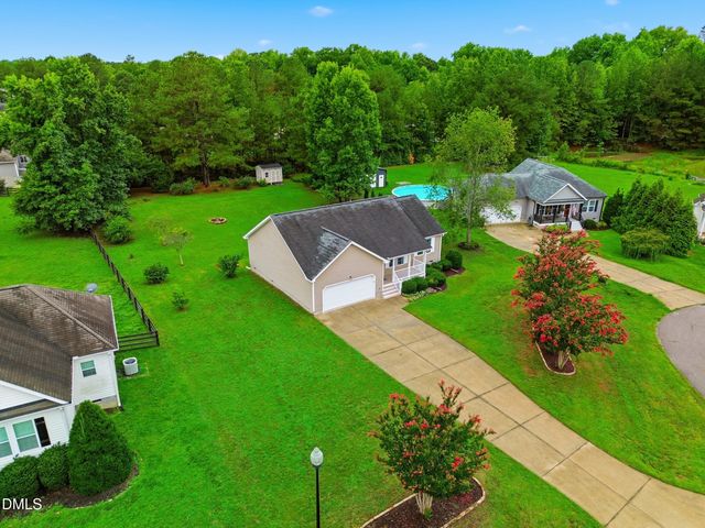 35 Hadleigh Way, Fuquay Varina, NC 27526