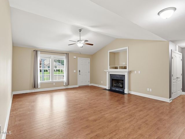 35 Hadleigh Way, Fuquay Varina, NC 27526
