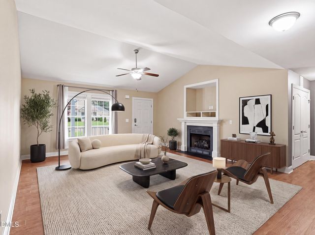 35 Hadleigh Way, Fuquay Varina, NC 27526