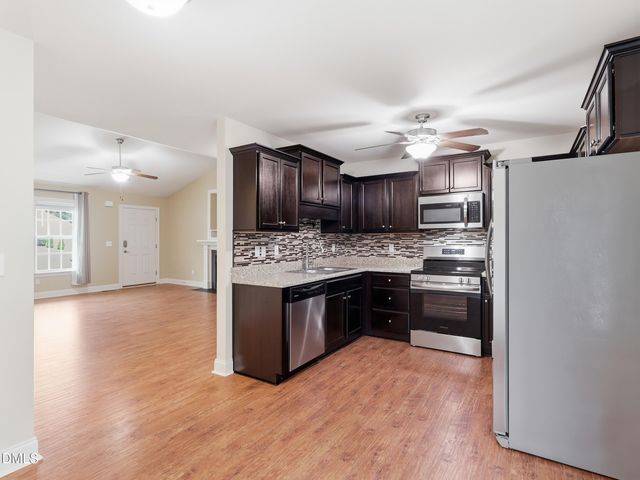 35 Hadleigh Way, Fuquay Varina, NC 27526