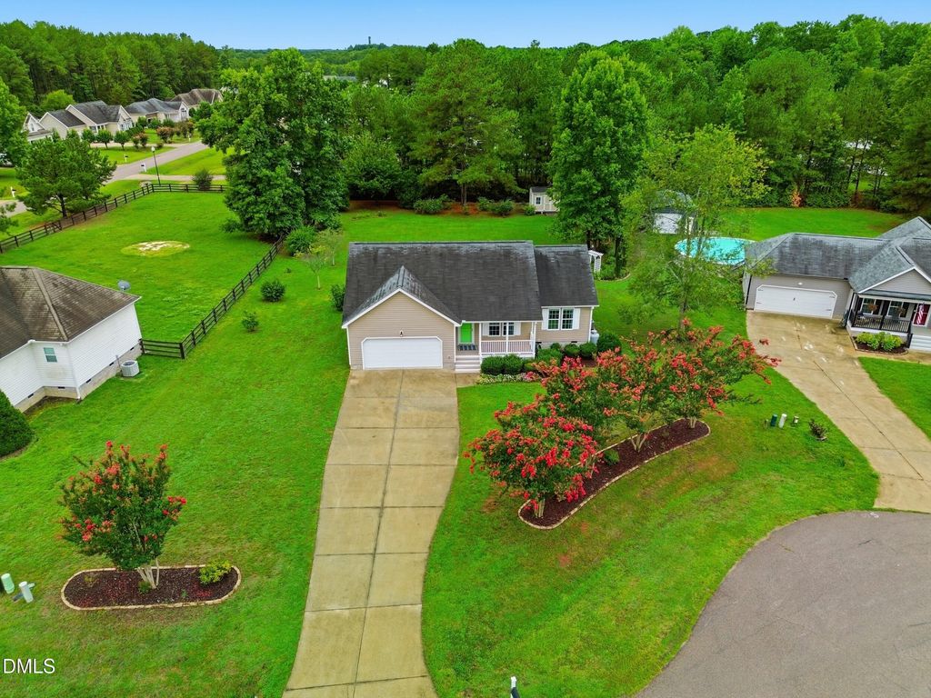 35 Hadleigh Way, Fuquay Varina, NC 27526