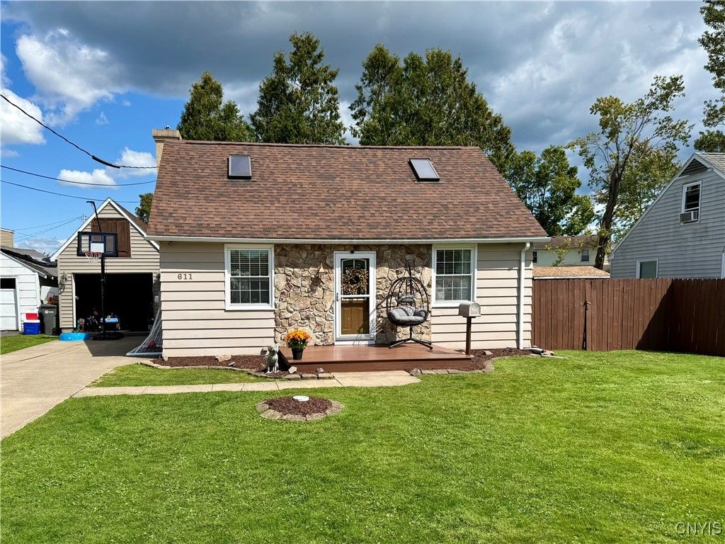 611 Oakwood Street, Rome, NY 13440