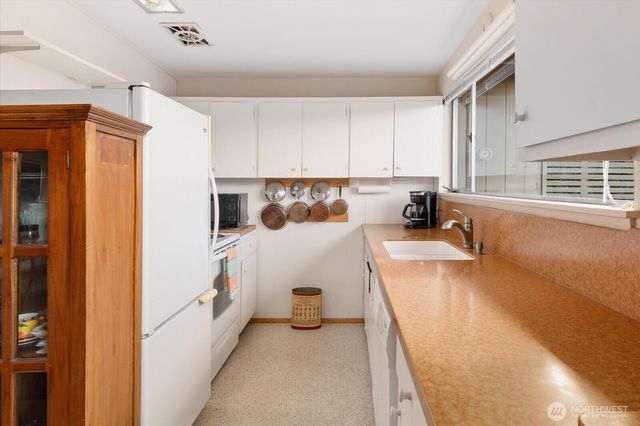 2309 123rd Place SE, Bellevue, WA 98005