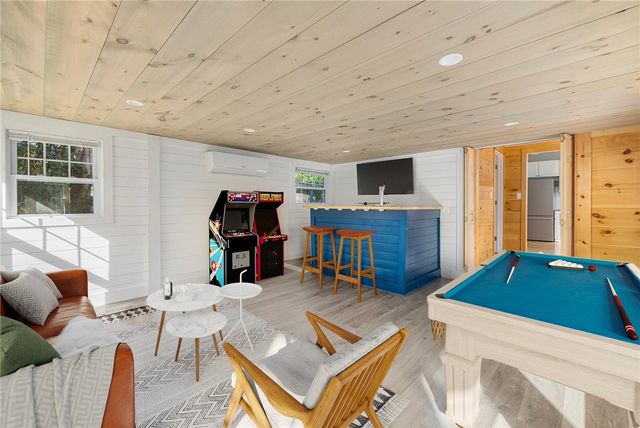 24 Lincoln Avenue Avenue, Coventry, RI 02816