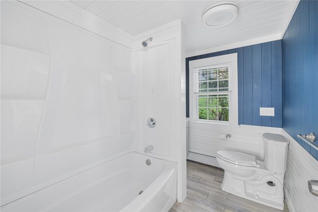 24 Lincoln Avenue Avenue, Coventry, RI 02816