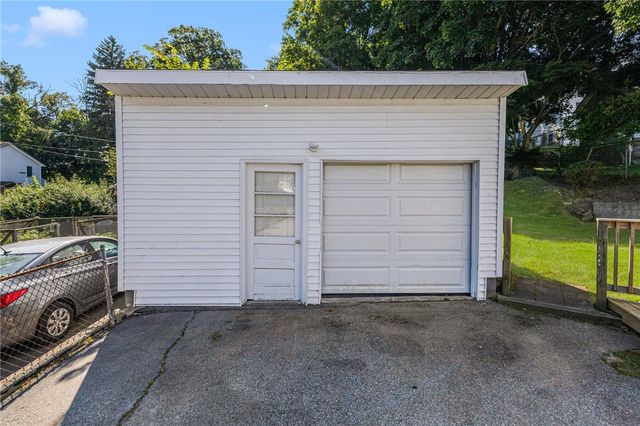 24 Lincoln Avenue Avenue, Coventry, RI 02816