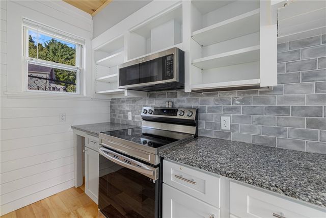 24 Lincoln Avenue Avenue, Coventry, RI 02816