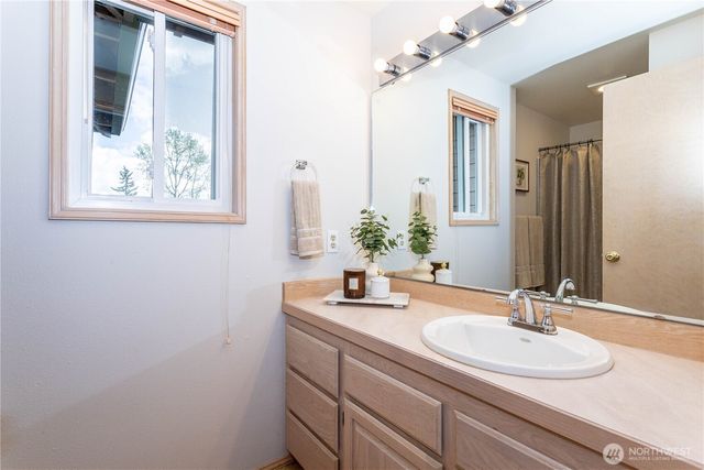 20830 103rd Court SE, Kent, WA 98031