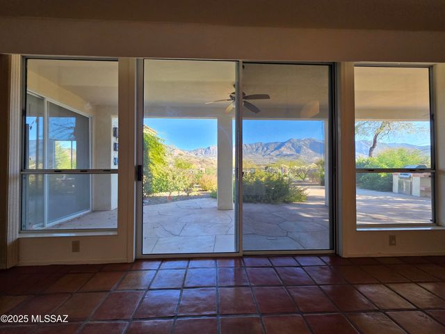 38015 S Samaniego Drive, Tucson, AZ 85739