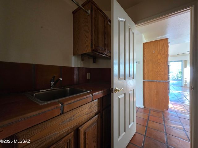 38015 S Samaniego Drive, Tucson, AZ 85739