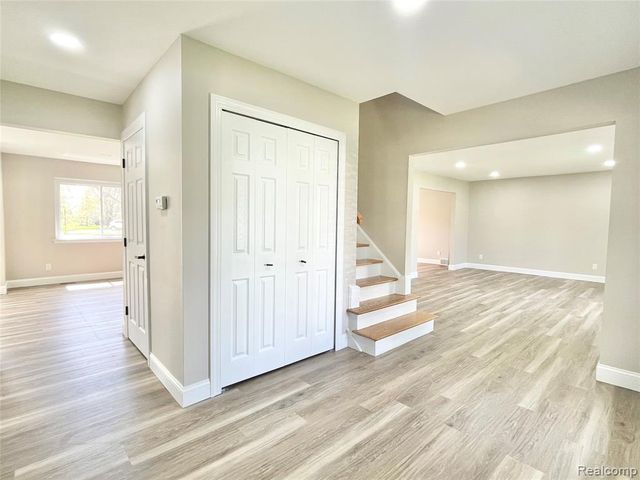 600 Sedgefield Drive, Bloomfield Hills, MI 48304