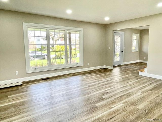 600 Sedgefield Drive, Bloomfield Hills, MI 48304