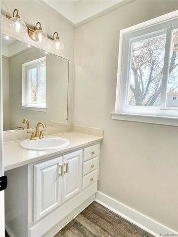 600 Sedgefield Drive, Bloomfield Hills, MI 48304