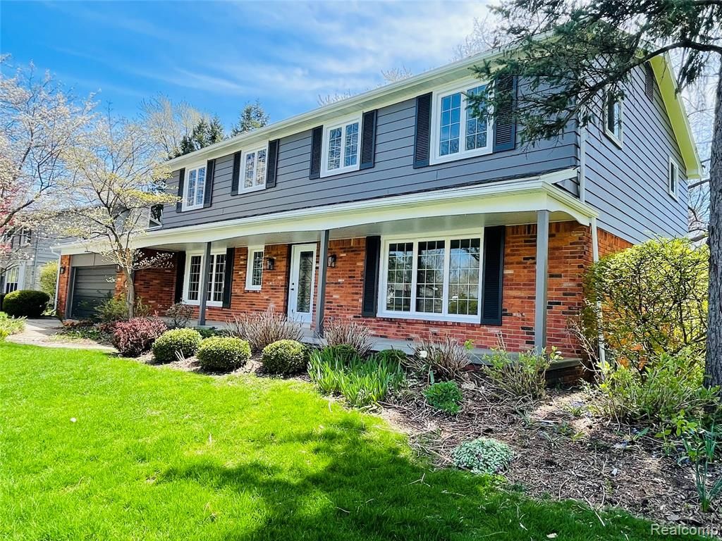 600 Sedgefield Drive, Bloomfield Hills, MI 48304