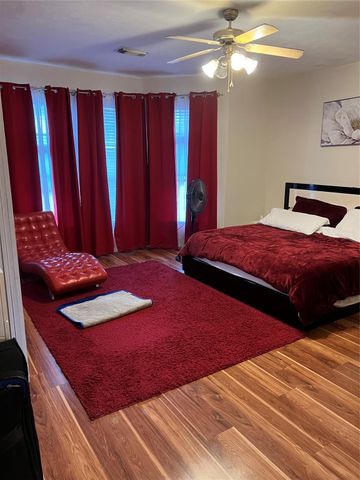 1202 Blue Leaf Drive, Richmond, TX 77469