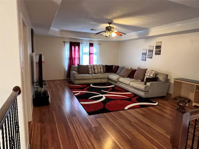 1202 Blue Leaf Drive, Richmond, TX 77469