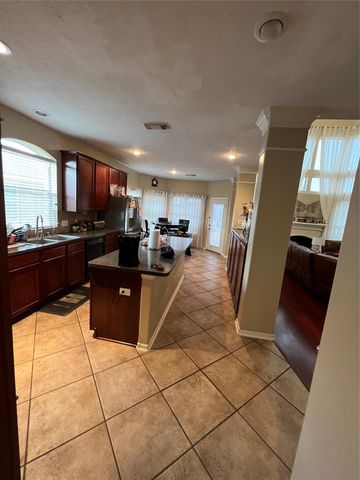 1202 Blue Leaf Drive, Richmond, TX 77469