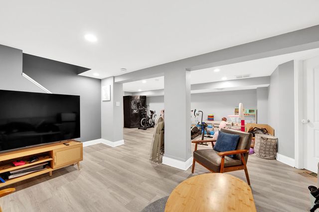 2543 N Newcastle Avenue, Chicago, IL 60707