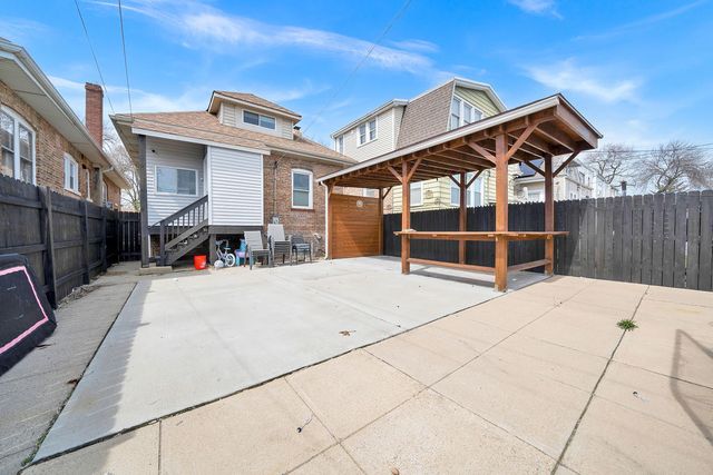 2543 N Newcastle Avenue, Chicago, IL 60707