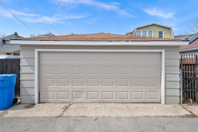 2543 N Newcastle Avenue, Chicago, IL 60707