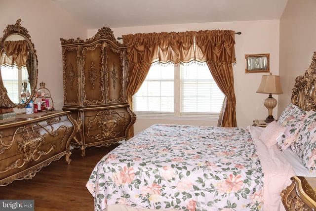 1035 JERVIN DR, Allentown, PA 18104
