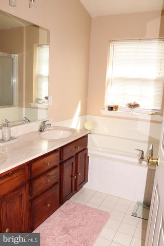 1035 JERVIN DR, Allentown, PA 18104