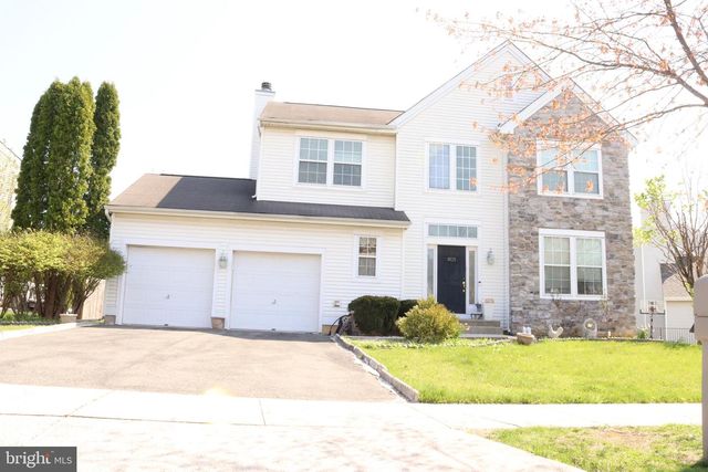 1035 JERVIN DR, Allentown, PA 18104