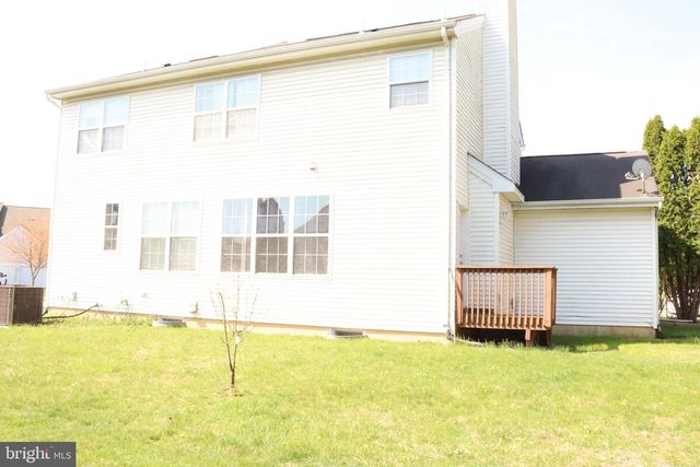 1035 JERVIN DR, Allentown, PA 18104