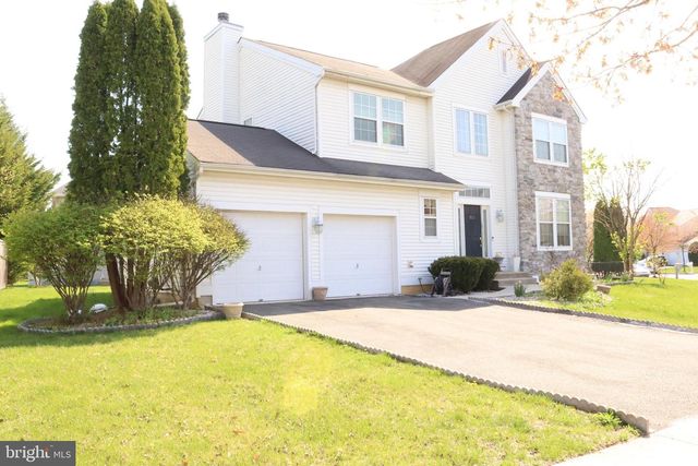1035 JERVIN DR, Allentown, PA 18104