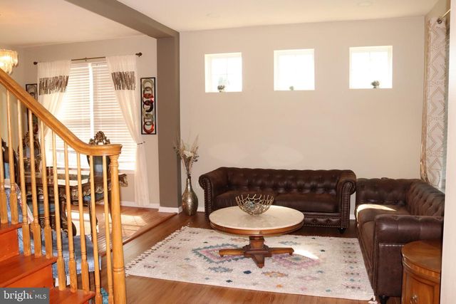 1035 JERVIN DR, Allentown, PA 18104