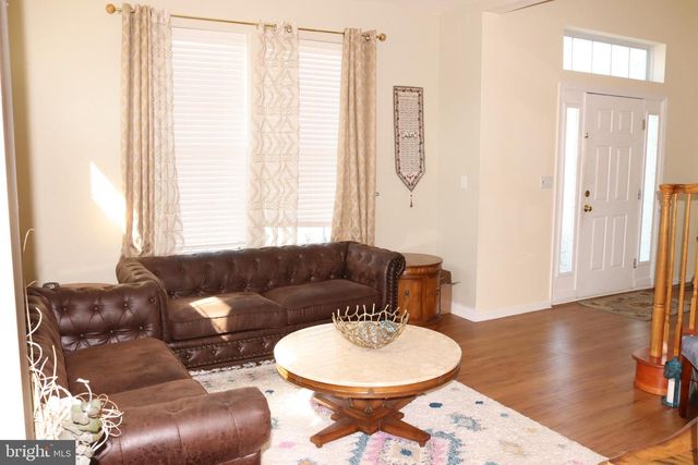 1035 JERVIN DR, Allentown, PA 18104