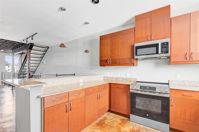 310 S Jensen Drive 2, Houston, TX 77003