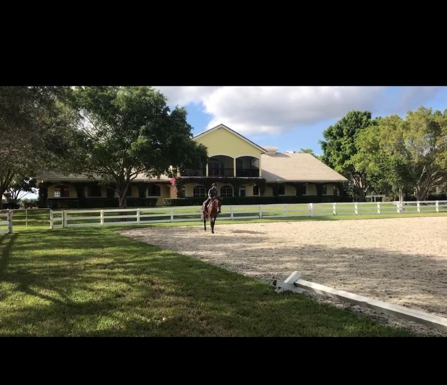 Image 3 of property listing at 4905 130th Ave S Avenue S, Wellington, FL 33414