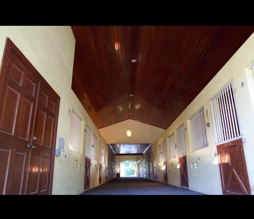 Image 4 of property listing at 4905 130th Ave S Avenue S, Wellington, FL 33414